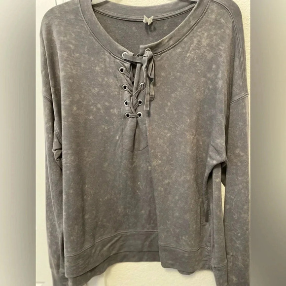 Mudd gray Women’s lace up neck long sleeve top size L - Picture 1 of 2